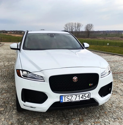 Jaguar F-Pace cena 139000 przebieg: 114000, rok produkcji 2017 z Staszów małe 781